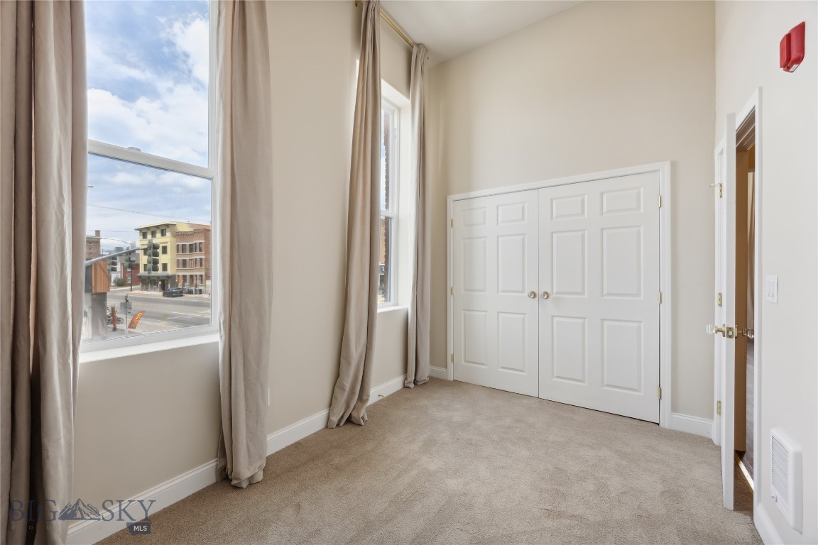 140 W Park Property Photo 17