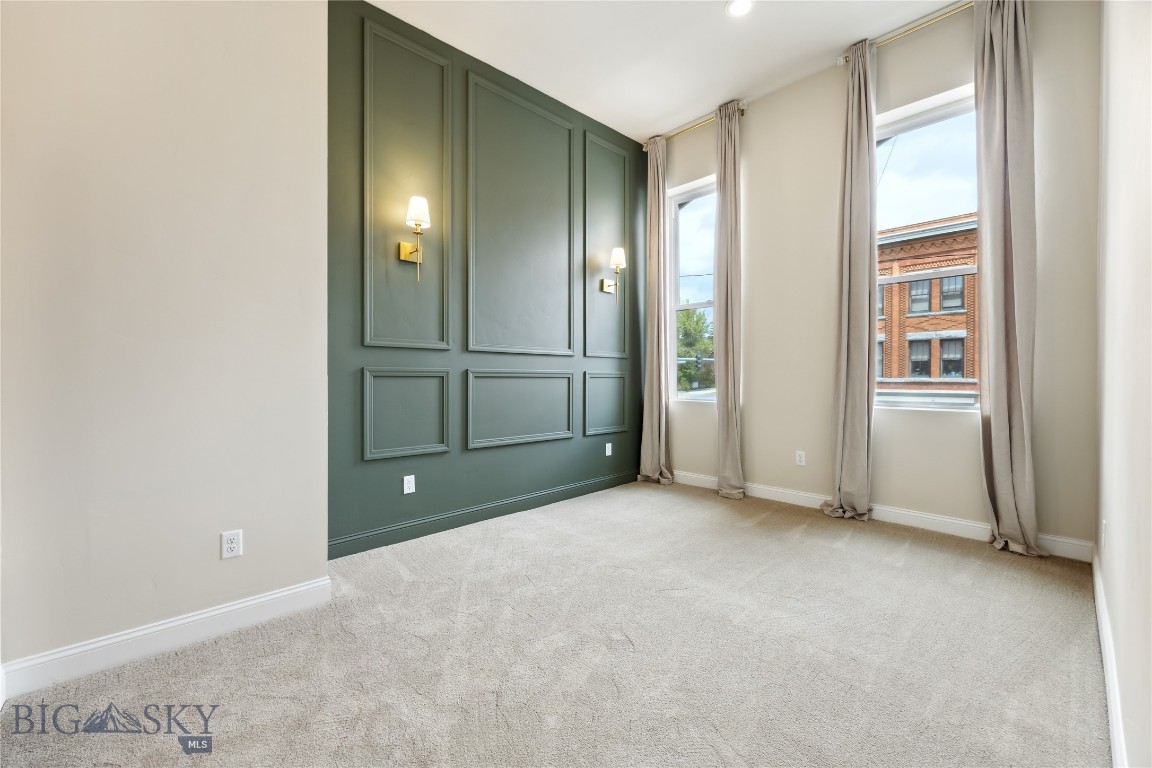 140 W Park Property Photo 25