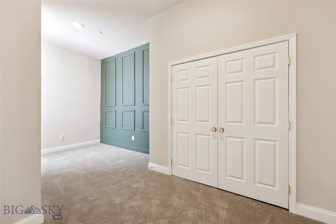 140 W Park Property Photo 43