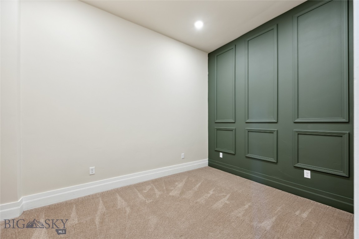 140 W Park Property Photo 49