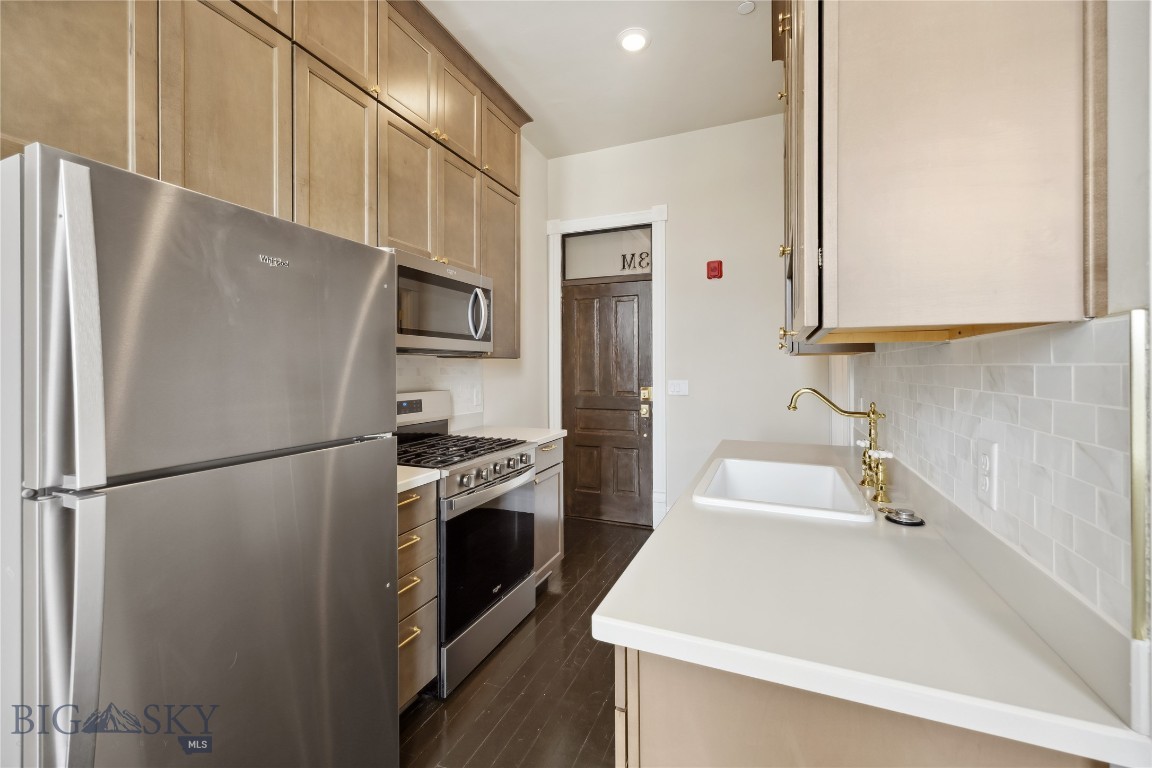 140 W Park Property Photo 76