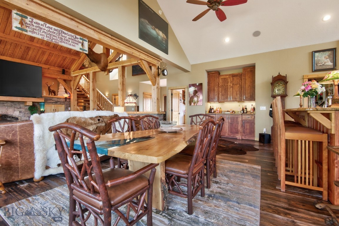 4210 Summertime Property Photo 7