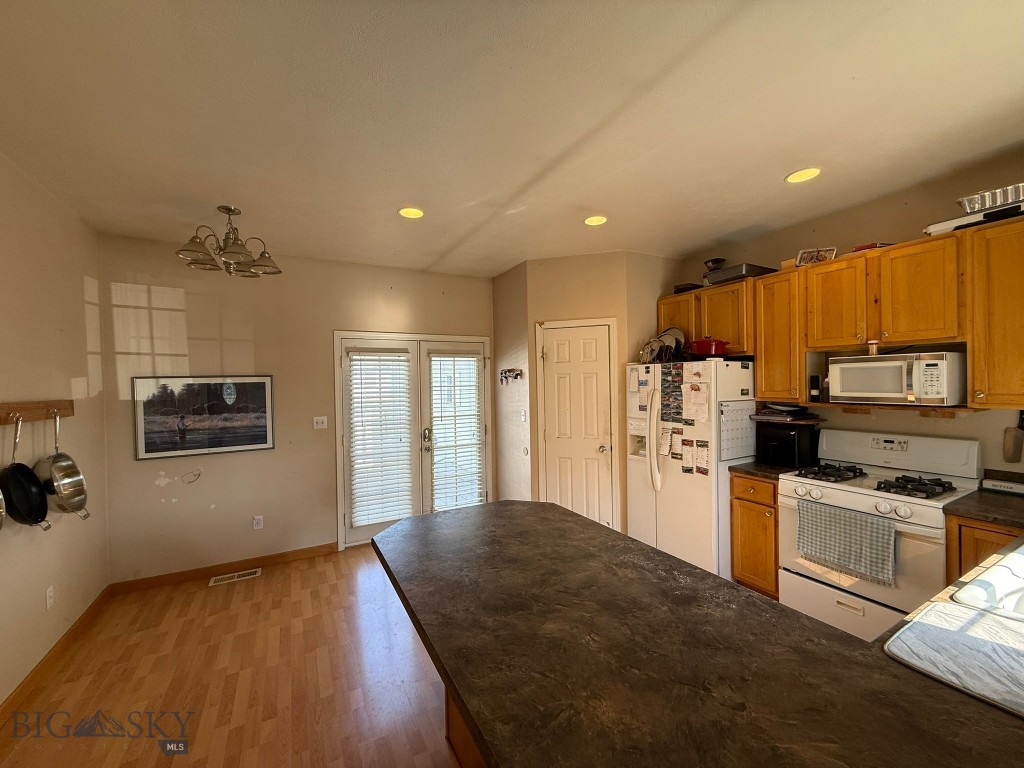 1856 Phillips Avenue Property Photo 6