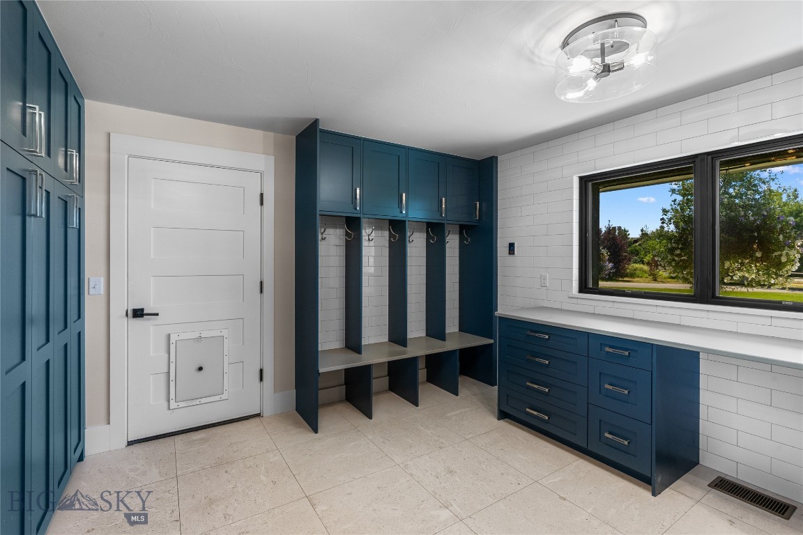 172 Alton Way Property Photo 31