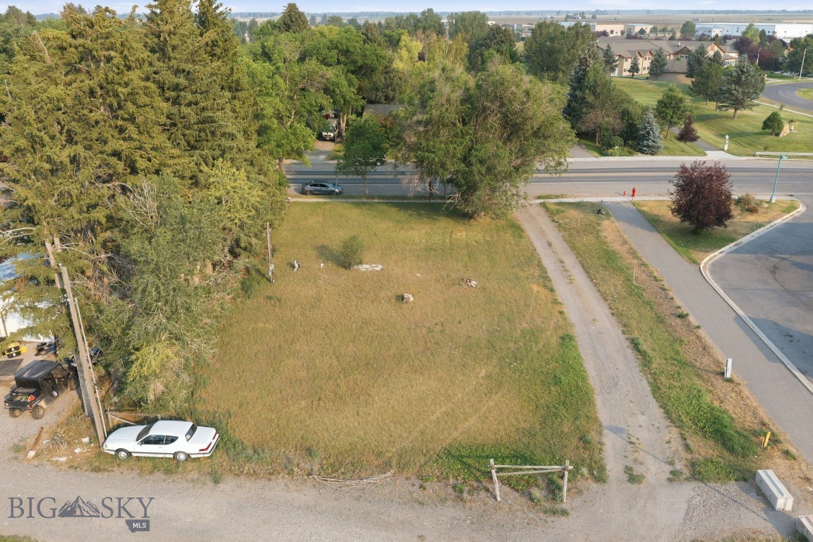 314 S Broadway Street Property Photo 12