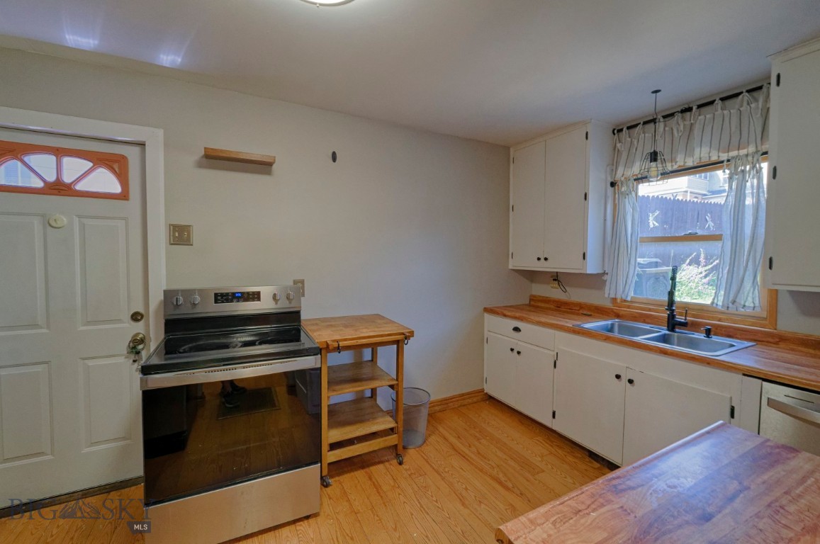 935 Hornet Street Property Photo 7