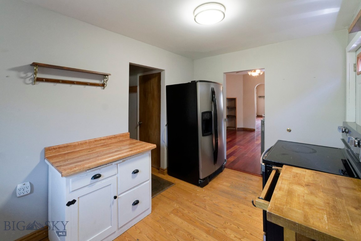 935 Hornet Street Property Photo 9