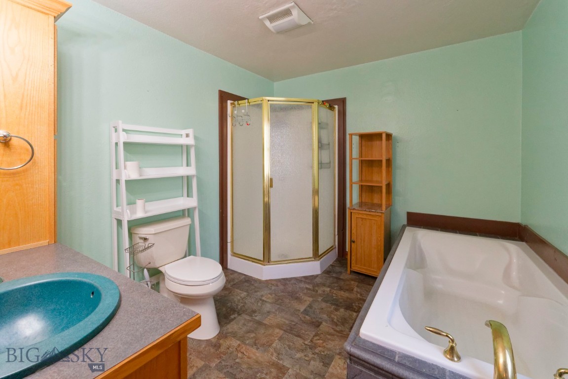 935 Hornet Street Property Photo 10