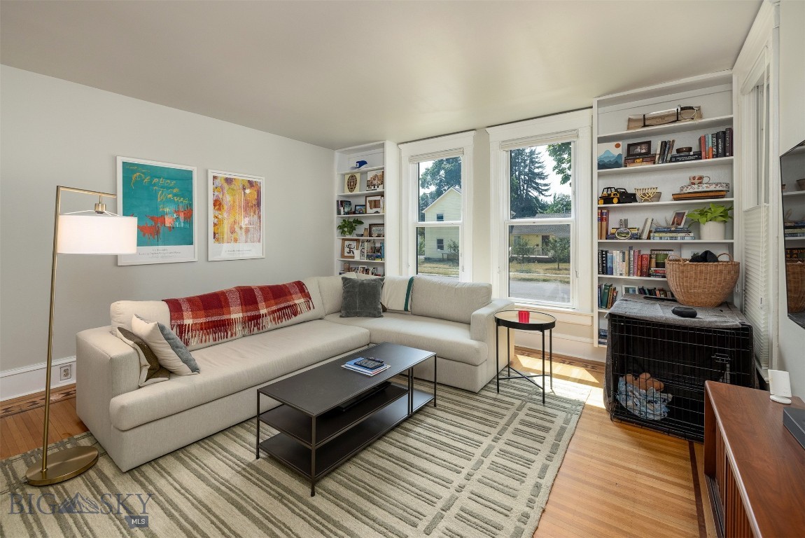 320 S Willson Avenue Property Photo 7