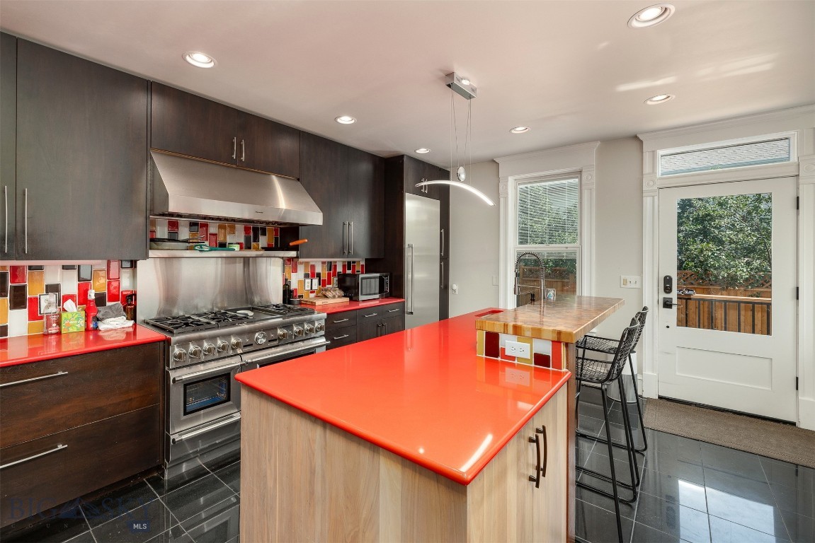 320 S Willson Avenue Property Photo 10