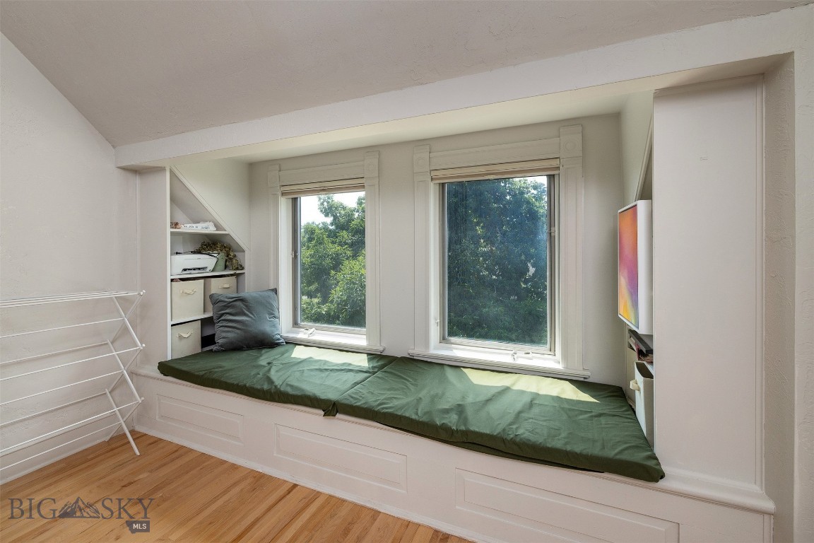 320 S Willson Avenue Property Photo 23