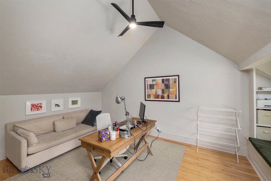 320 S Willson Avenue Property Photo 24