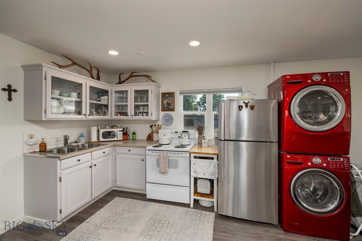 320 S Willson Avenue Property Photo 33