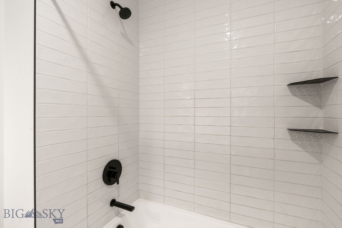 2723 W Graf Street B Property Photo 57