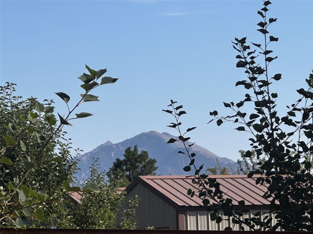 6218 Shadow Circle Property Photo 4