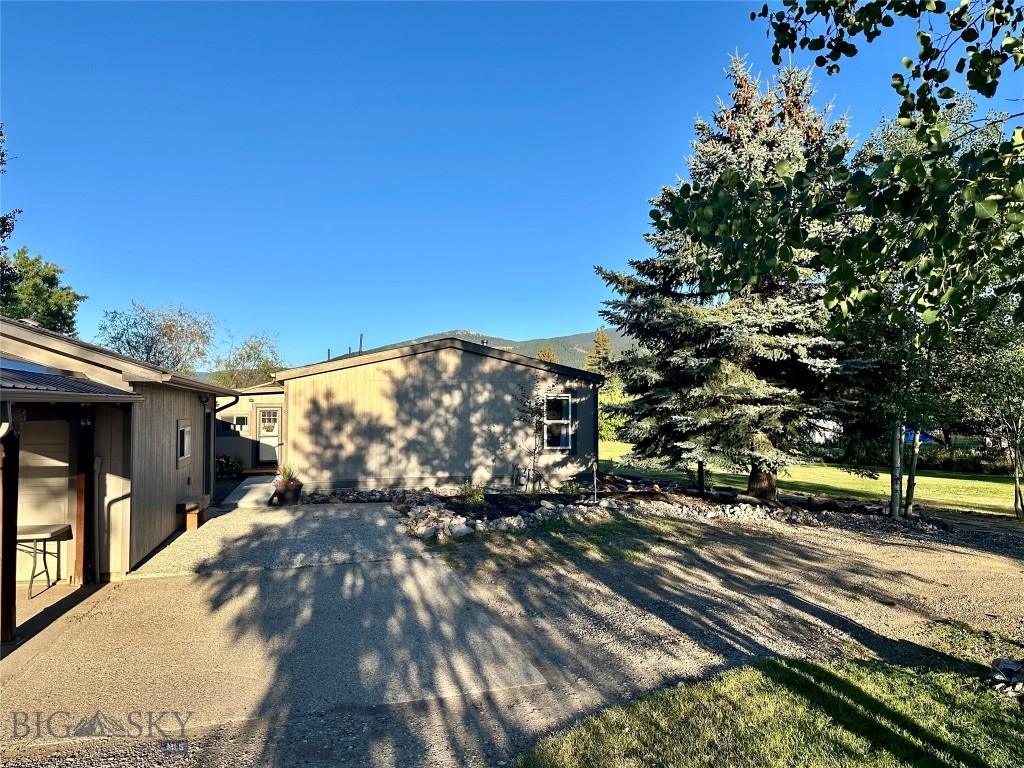 6218 Shadow Circle Property Photo 8
