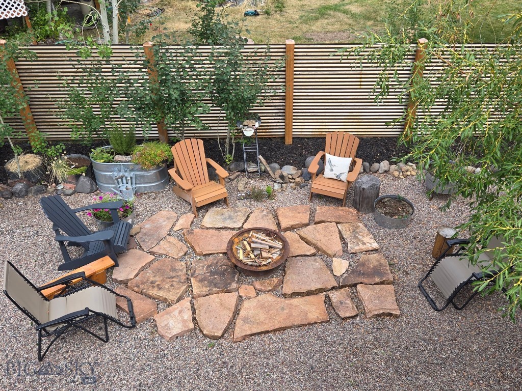 6218 Shadow Circle Property Photo 9