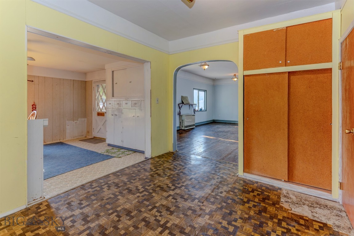 110 3rd Street W Property Photo 9