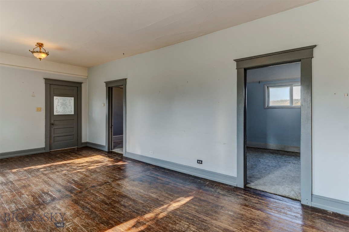 110 3rd Street W Property Photo 14