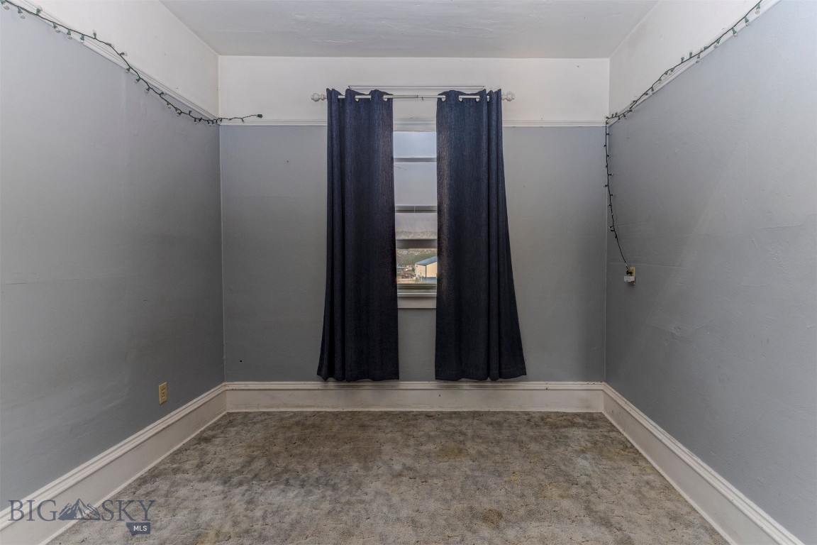 110 3rd Street W Property Photo 17