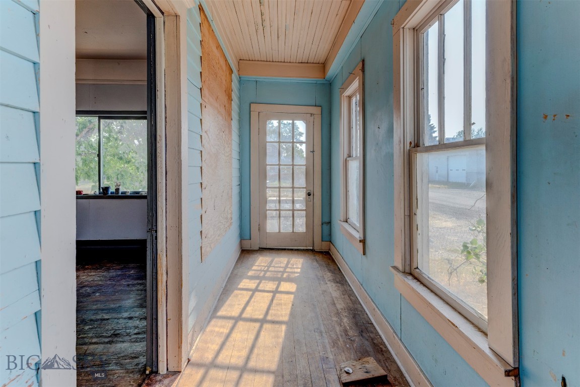 110 3rd Street W Property Photo 19
