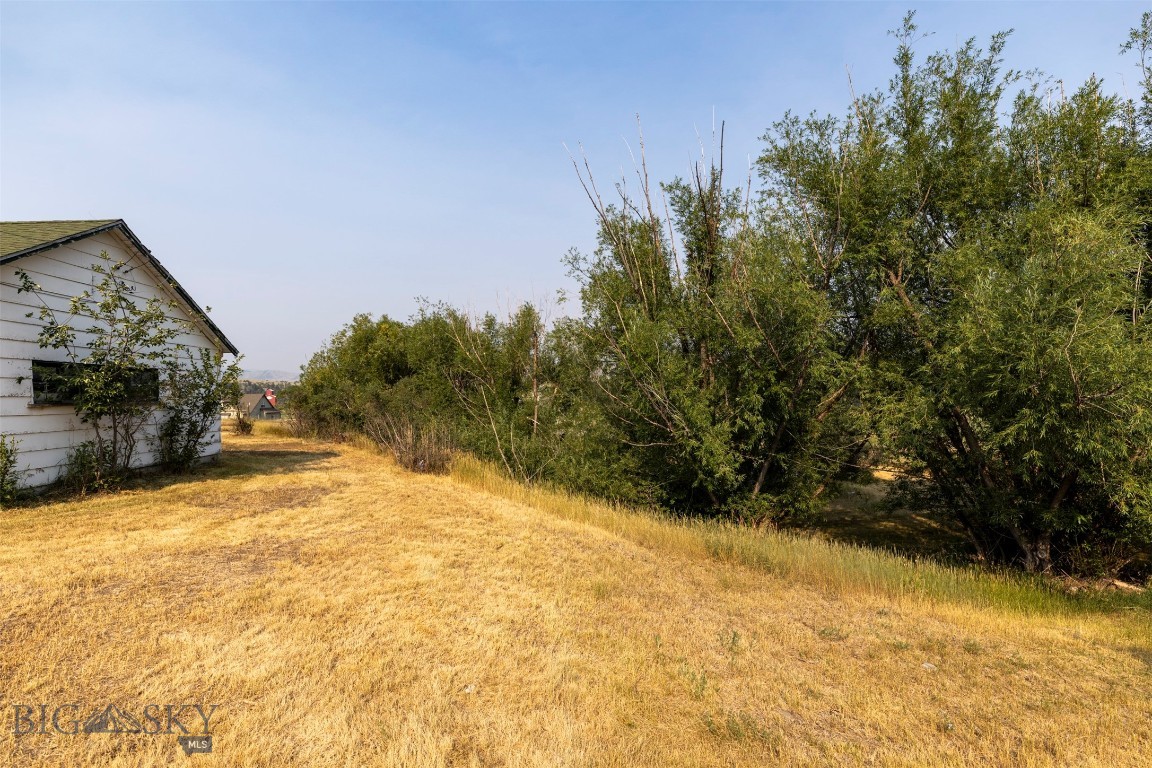 110 3rd Street W Property Photo 28