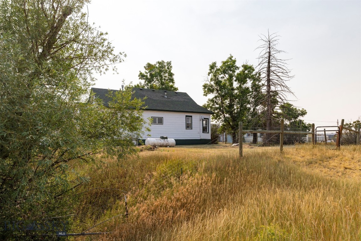 110 3rd Street W Property Photo 30