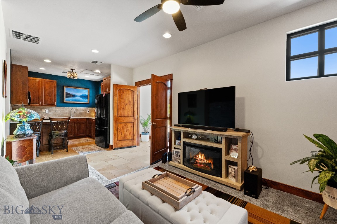 115 E Gallatin Avenue A201 Property Photo 3
