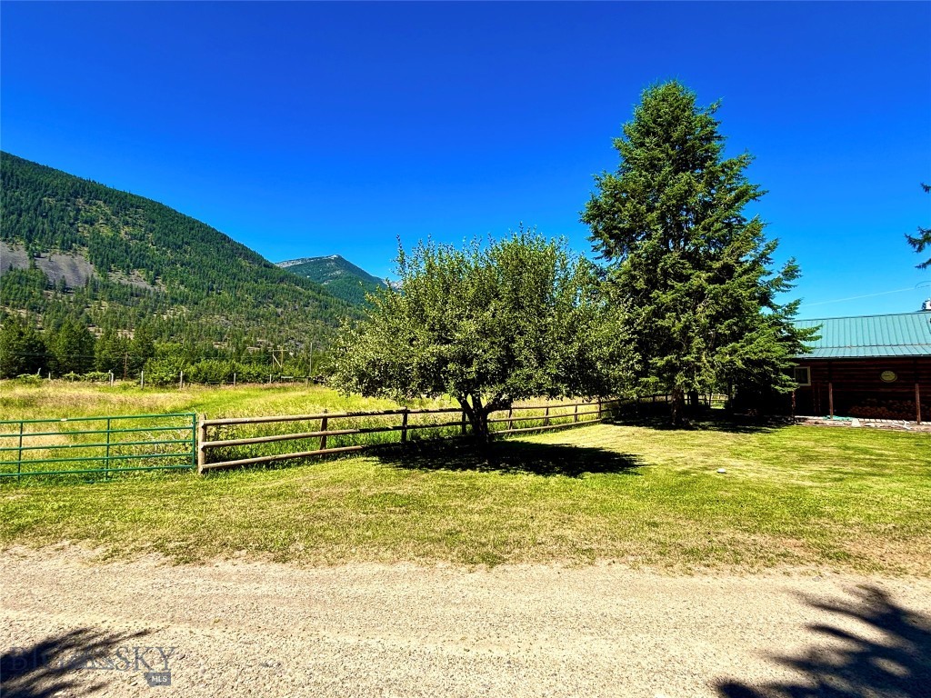 1484 River Road W Property Photo 8