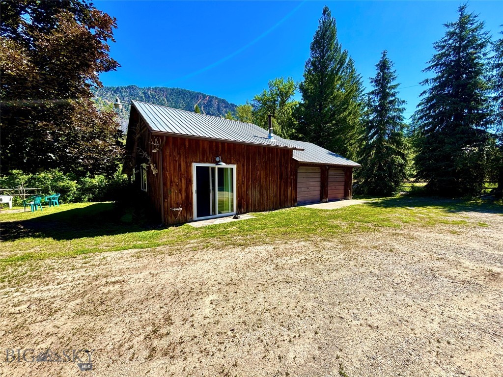 1484 River Road W Property Photo 15