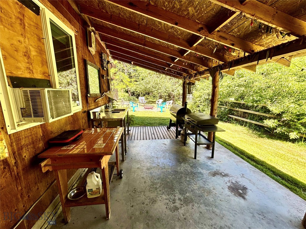 1484 River Road W Property Photo 29