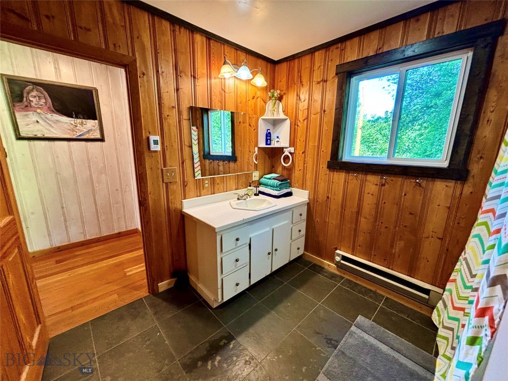 1484 River Road W Property Photo 63