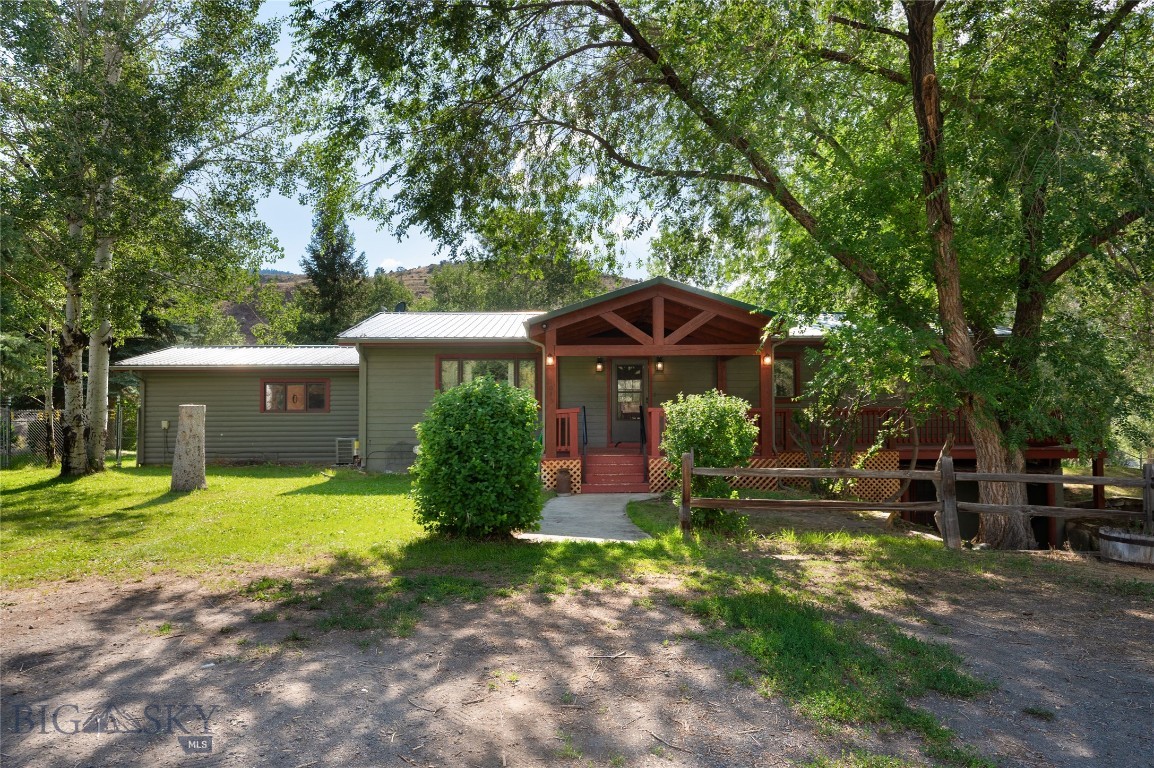 1045 Us Highway 89 S Property Photo 1