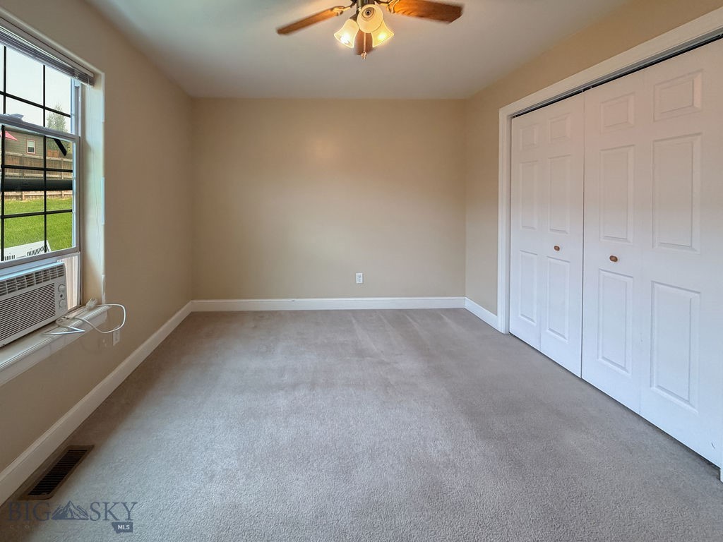 904 Ernie Court Property Photo 25