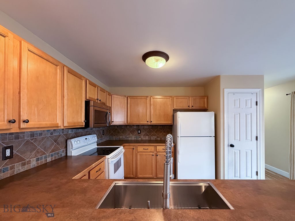 904 Ernie Court Property Photo 29