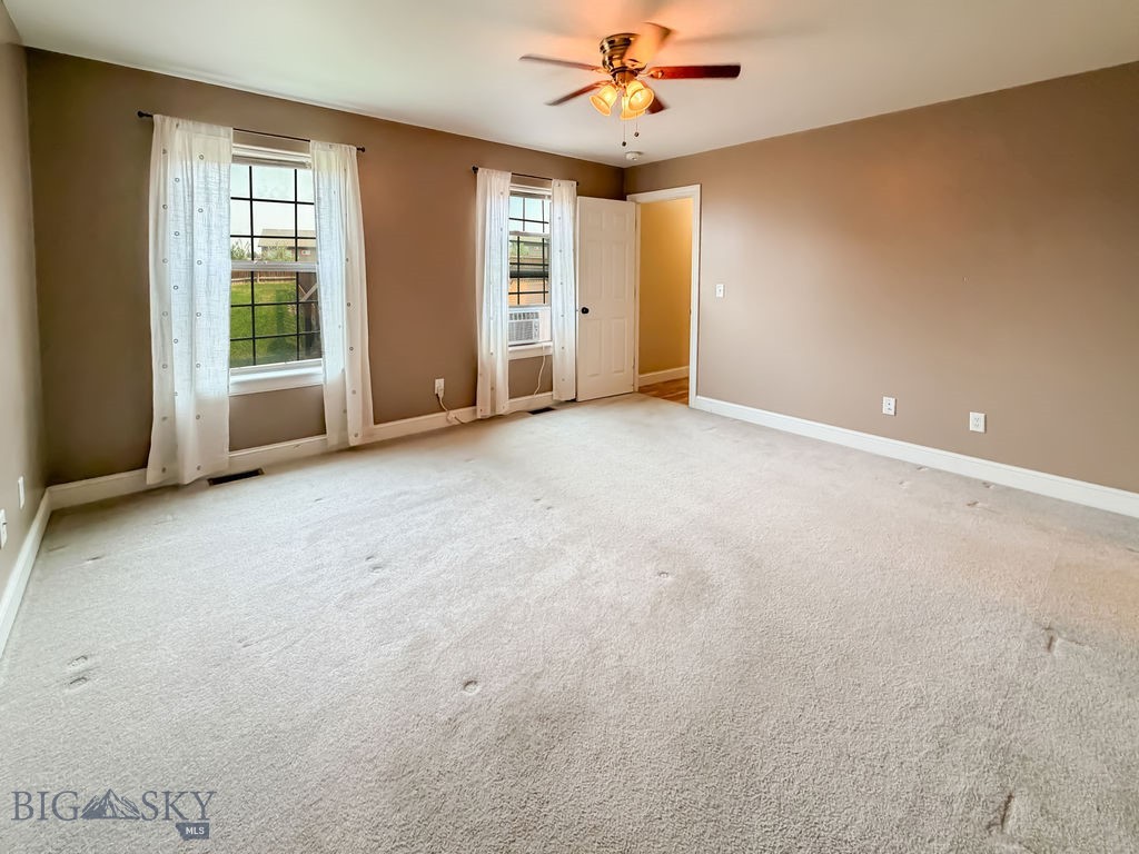 904 Ernie Court Property Photo 40