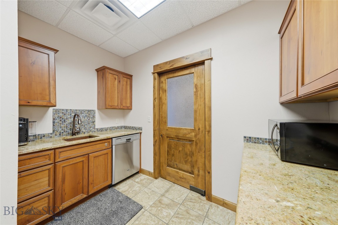 1940 W Dickerson Street 102 Property Photo 11