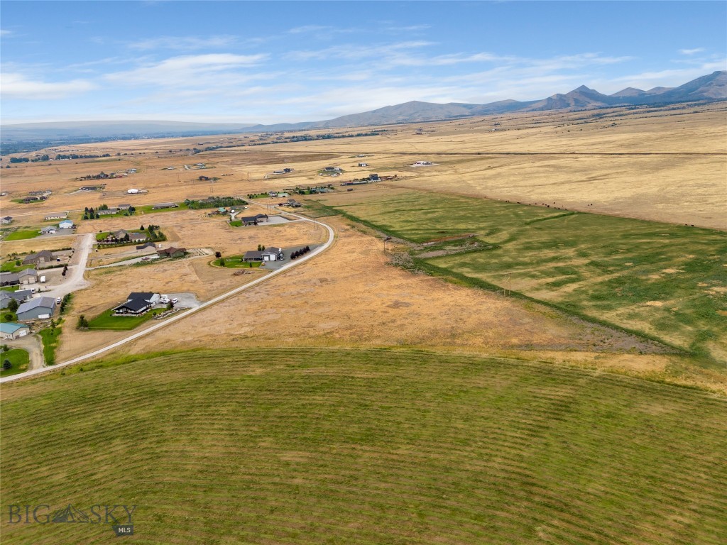 59 Grandview Loop Property Photo 9