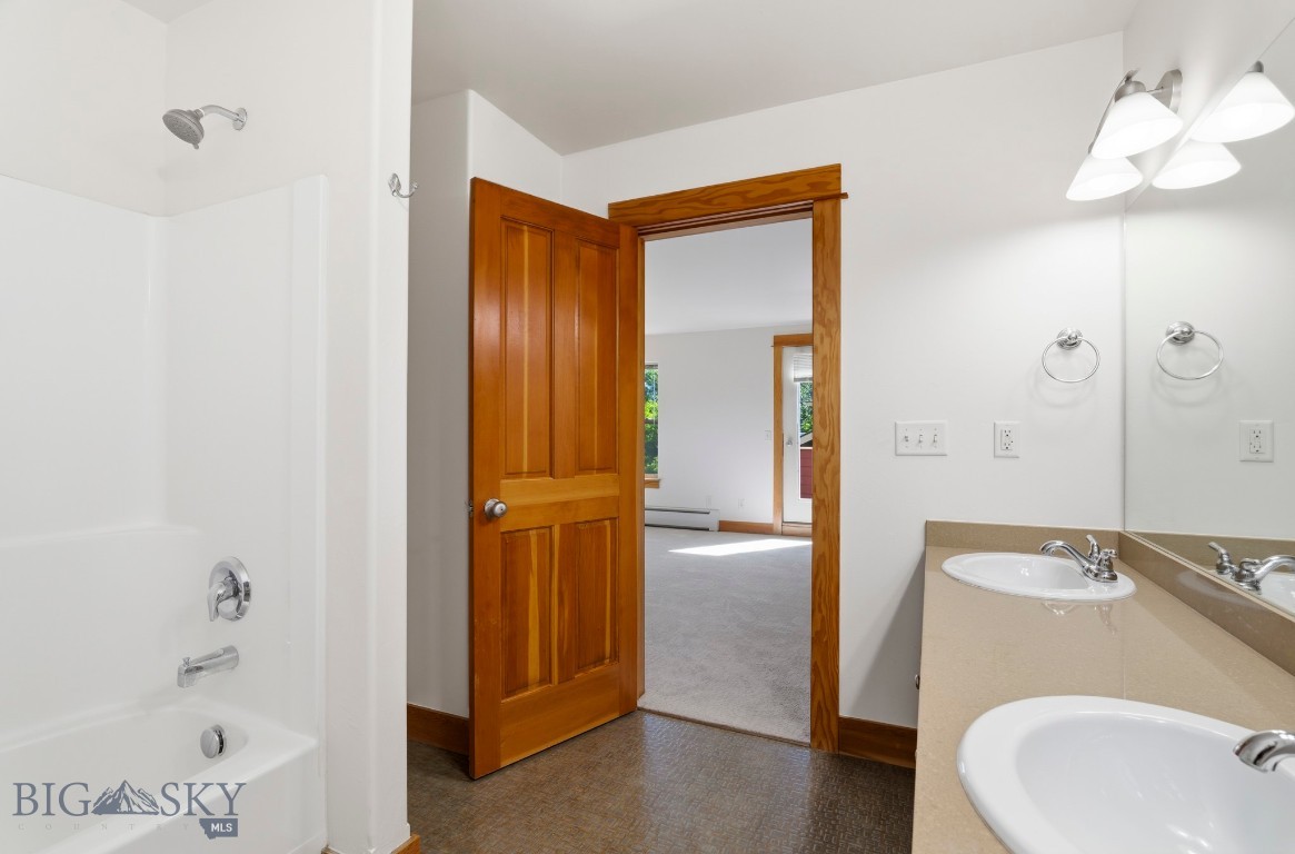 156 N Hanley A Property Photo 32