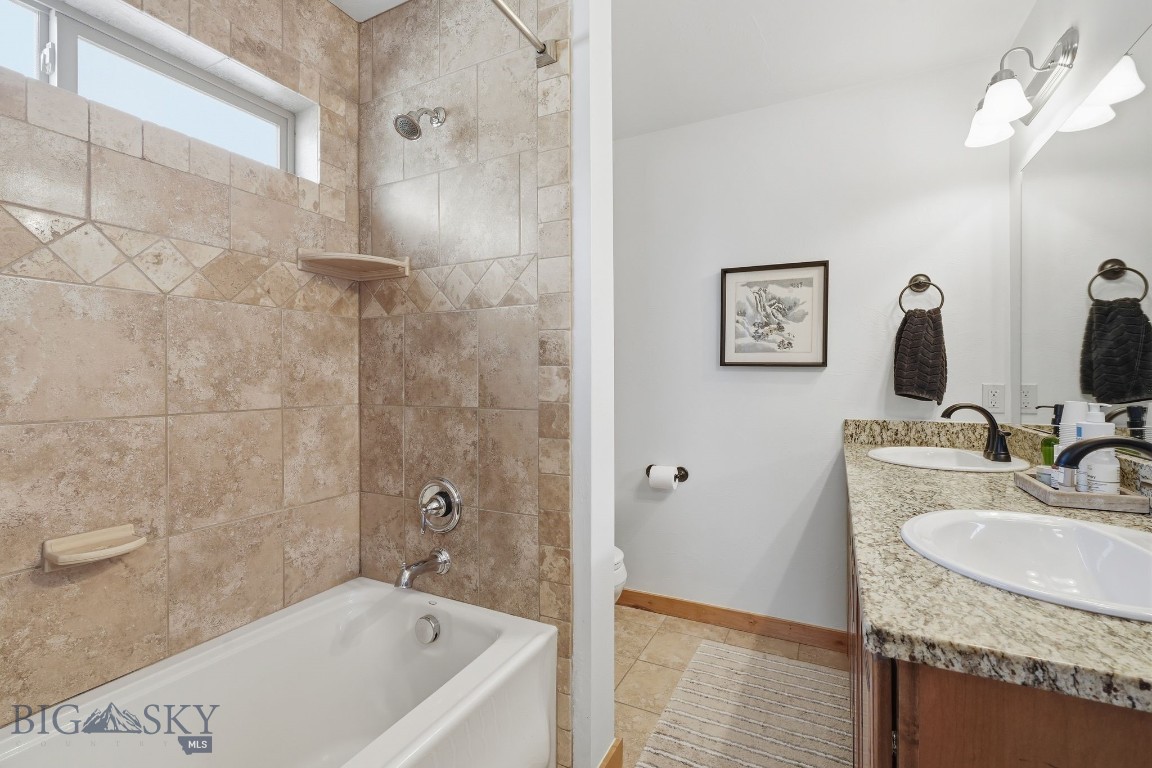 3376 S 28th Avenue Property Photo 17