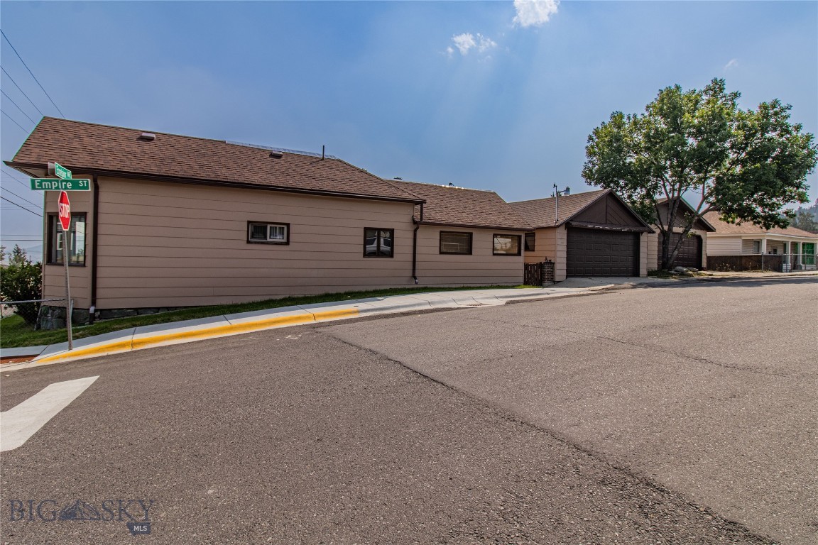 927 N Excelsior Property Photo 5