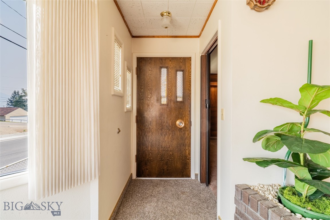 927 N Excelsior Property Photo 6