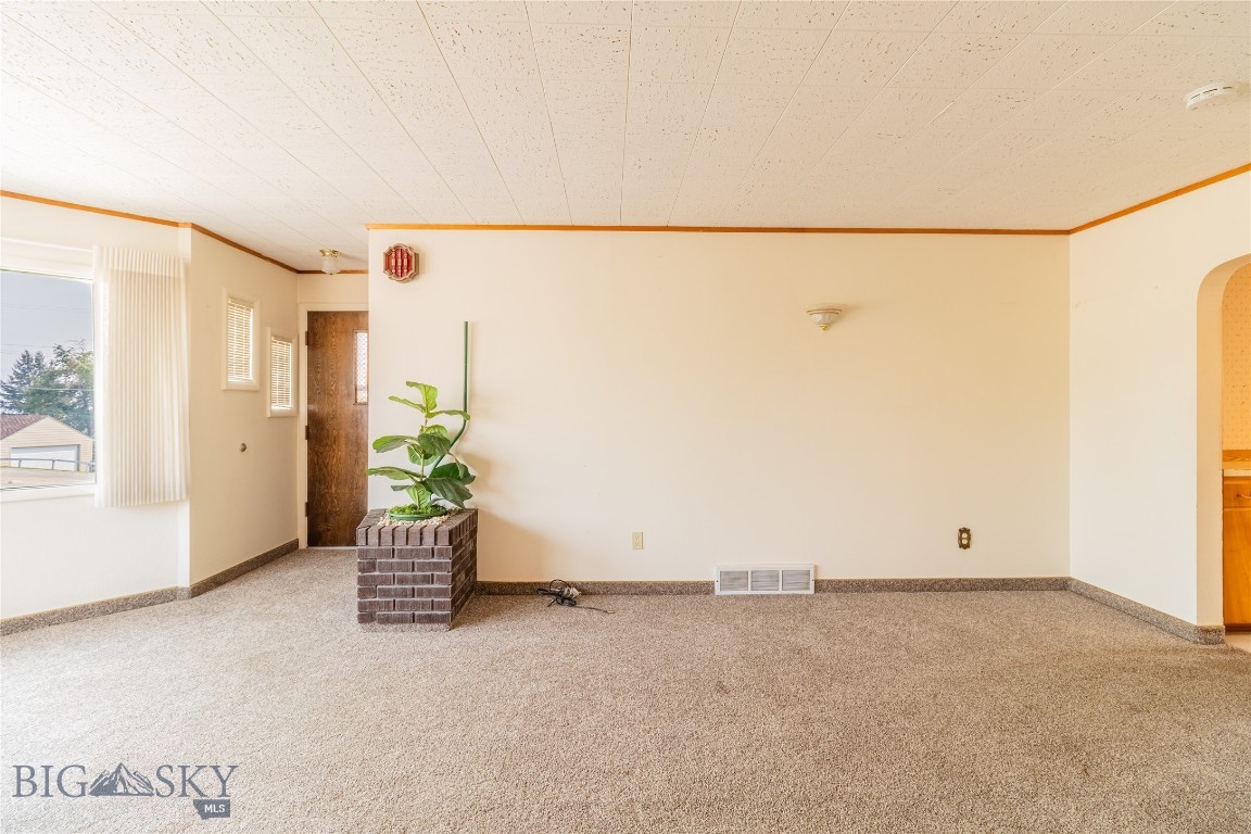 927 N Excelsior Property Photo 8