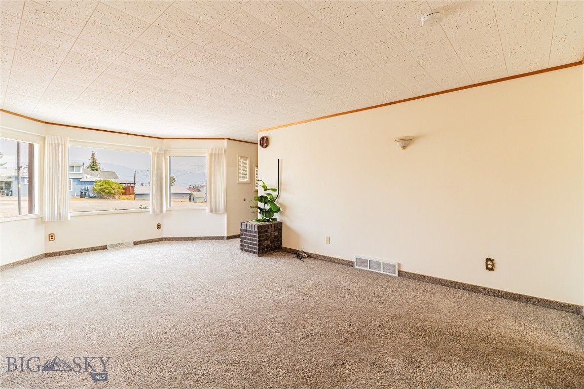 927 N Excelsior Property Photo 10