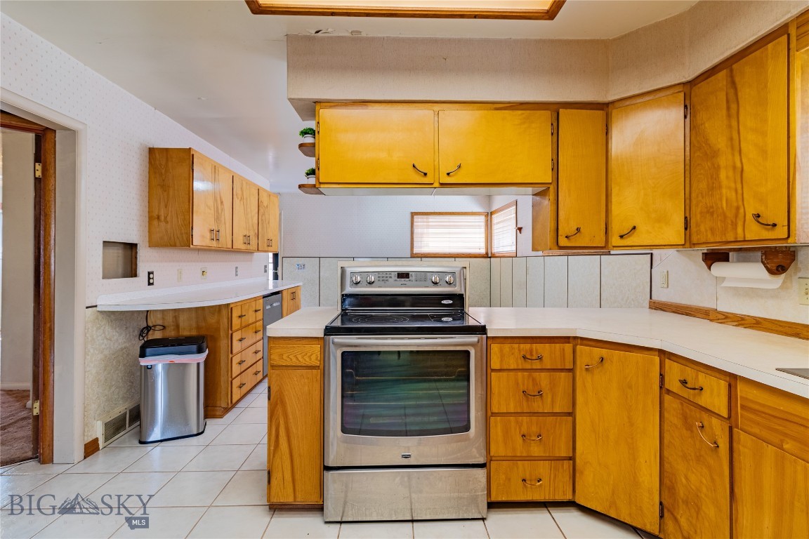 927 N Excelsior Property Photo 13