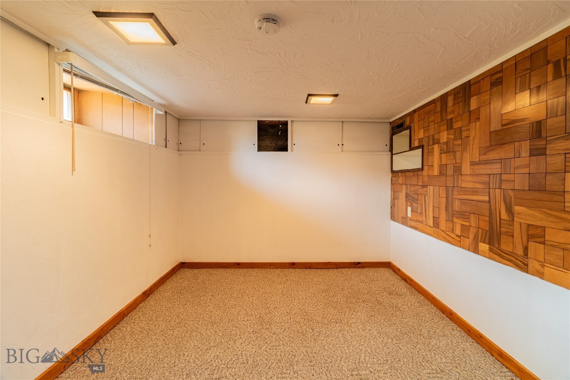 927 N Excelsior Property Photo 36