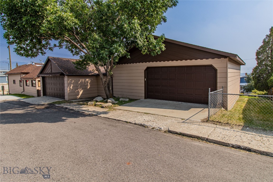 927 N Excelsior Property Photo 56
