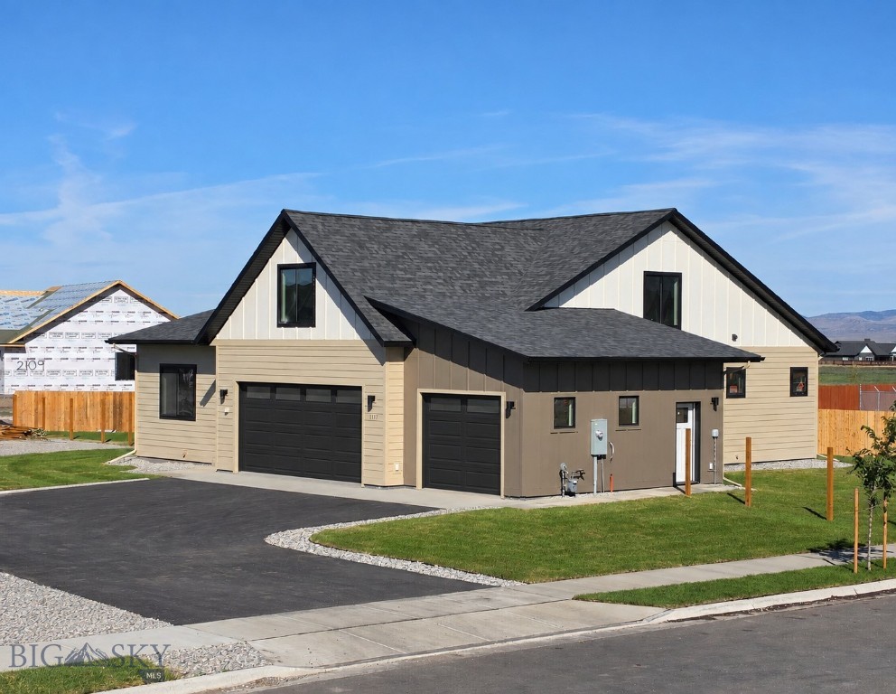1117 Falcon Ridge Boulevard Property Photo 1