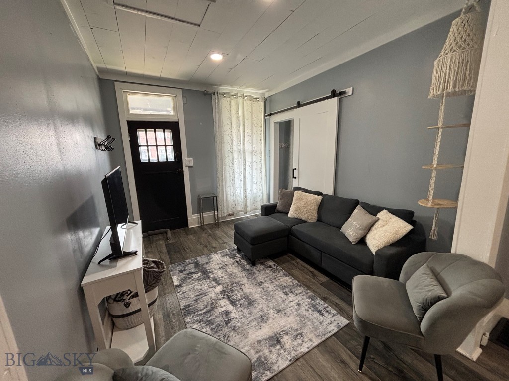 511 W Quartz Street Property Photo 3