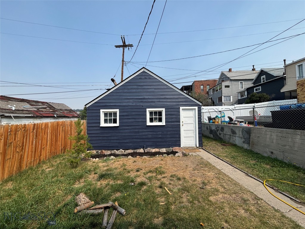 511 W Quartz Street Property Photo 24
